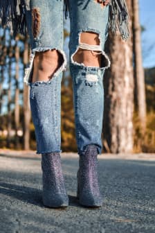 Calça jeans rasgada